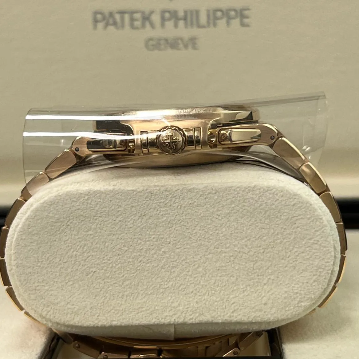 Patek Philippe Nautilus 5980/1R-001 40.5mm Rose gold Black 1