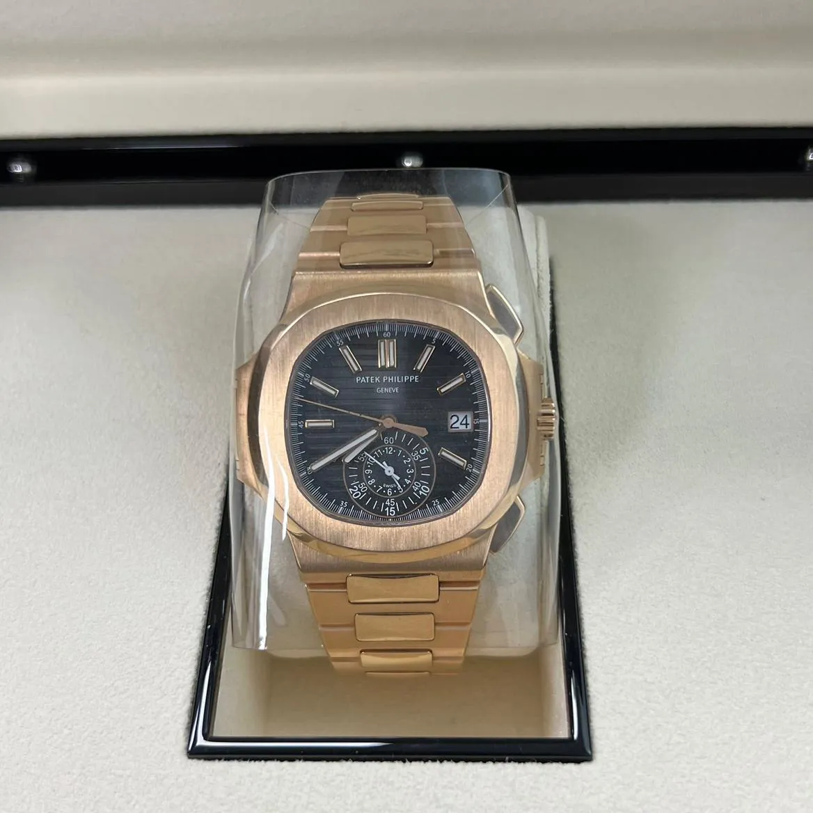 Patek Philippe Nautilus 5980/1R-001 40.5mm Rose gold Black 7