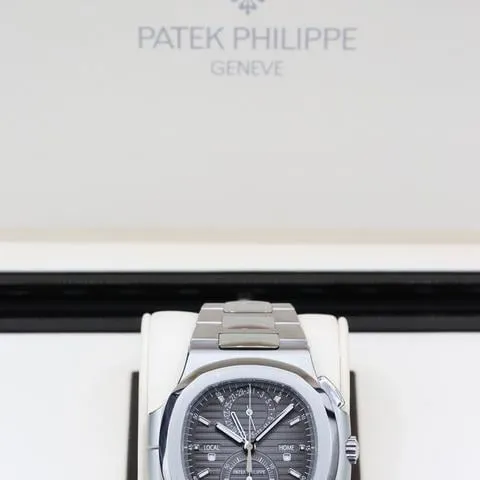 Patek Philippe Nautilus 5990/1A-001 40.5mm Stainless steel Gray 2