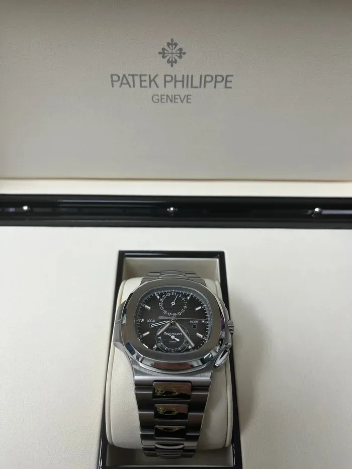 Patek Philippe Nautilus 5990/1A-001 40.5mm Stainless steel Black 8