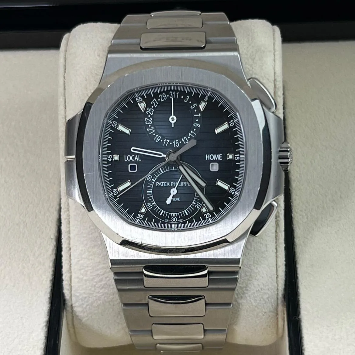 Patek Philippe Nautilus 5990/1A-011 40.5mm Stainless steel Blue