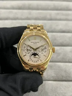 Patek Philippe Perpetual Calendar 5136/1J-001 Yellow gold Silver