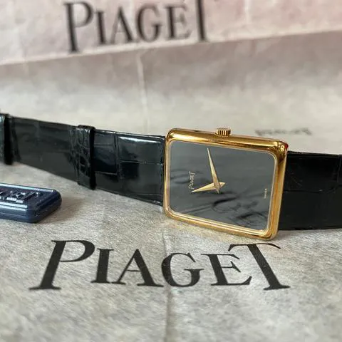 Piaget 9298 24mm Yellow gold Black