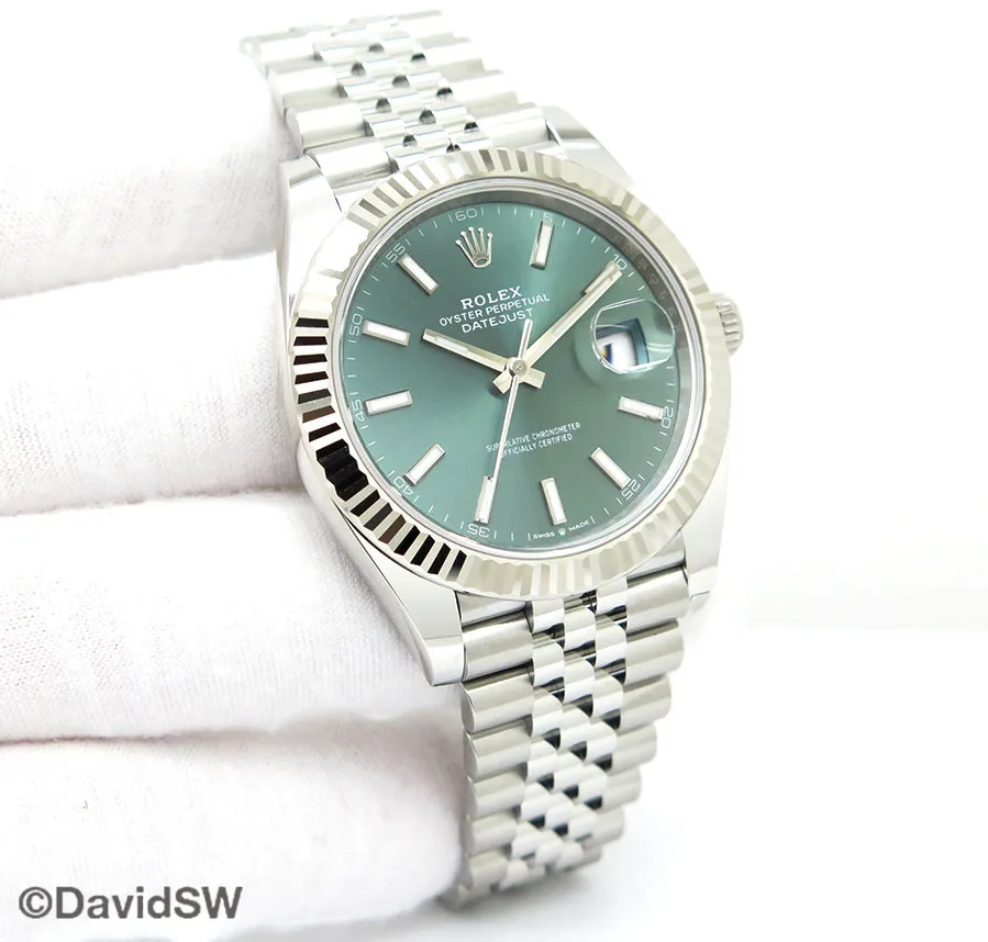 Rolex Datejust 41 126334 41mm 18K/SS Green