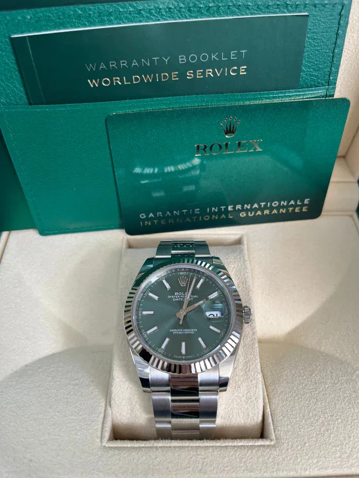 Rolex Datejust 41 126334 41mm Oystersteel Green 2