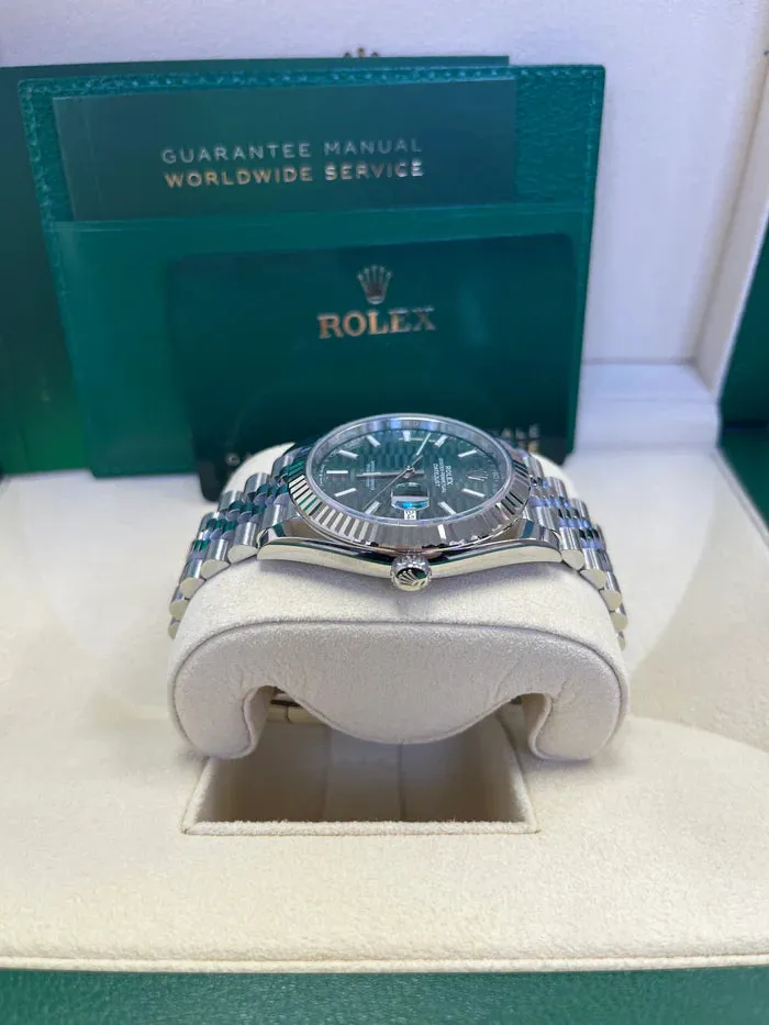 Rolex Datejust 41 126334 41mm Oystersteel Green 2