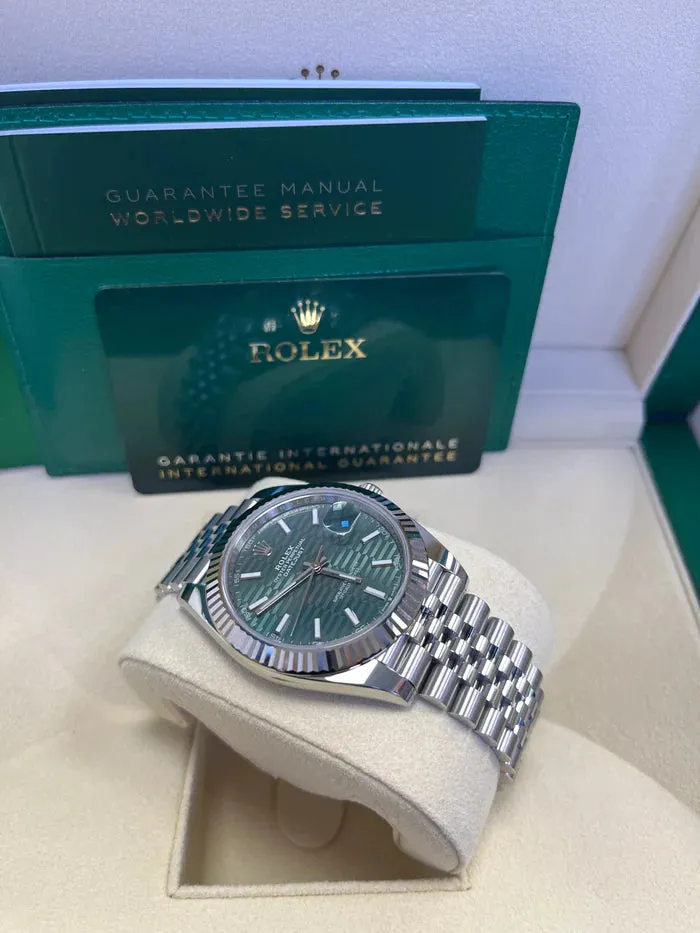 Rolex Datejust 41 126334 41mm Oystersteel Green 5