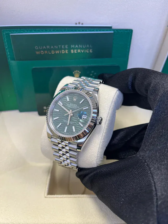 Rolex Datejust 41 126334 41mm Oystersteel Green 8