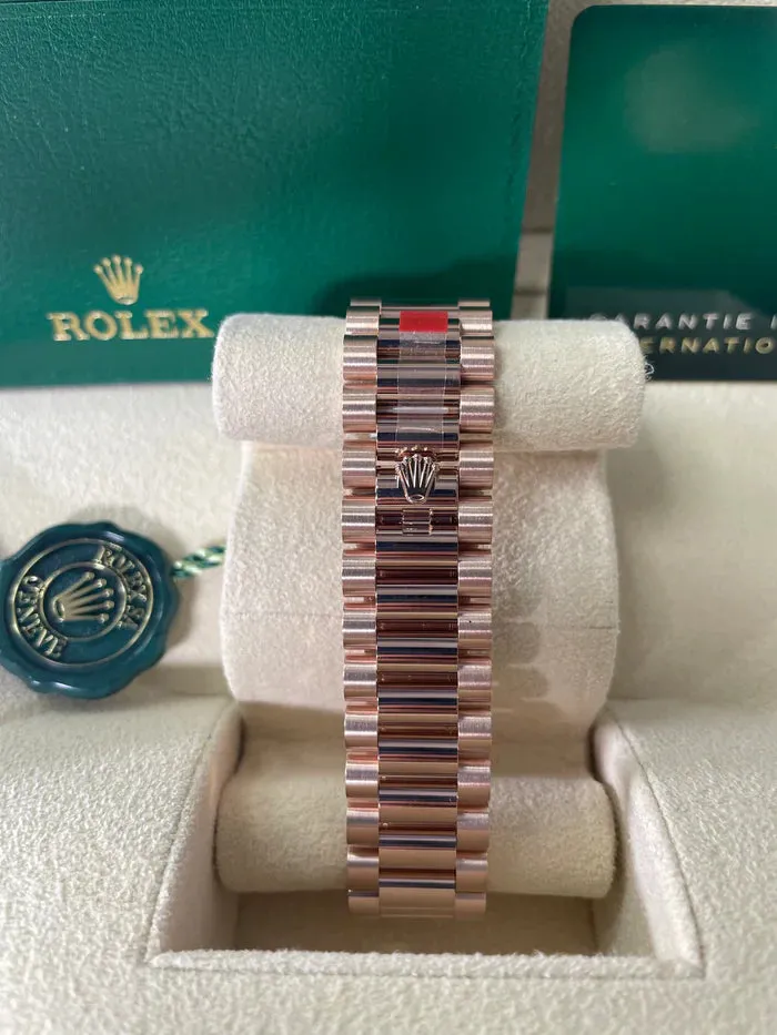 Rolex Day-Date 36 128235 36mm Everose gold Brown 4