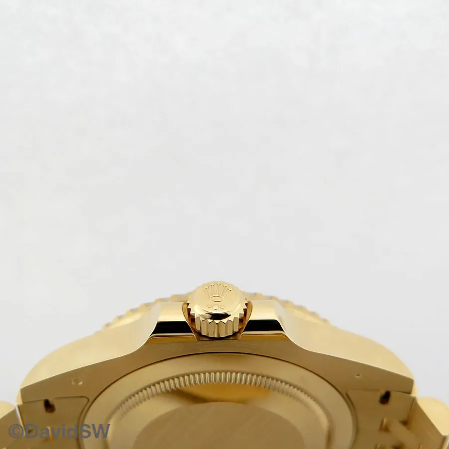 Rolex GMT-Master II 126718grnr 40mm Yellow gold Black 3