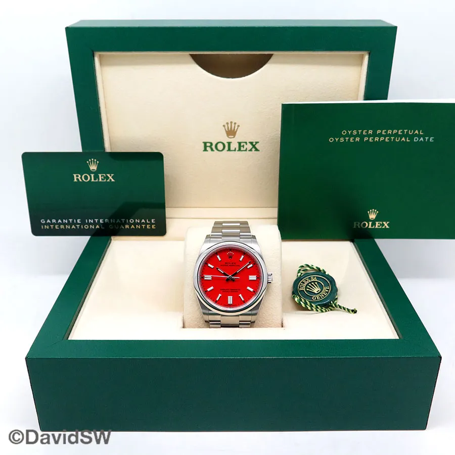 Rolex Oyster Perpetual 36 126000 36mm Stainless steel Red 1