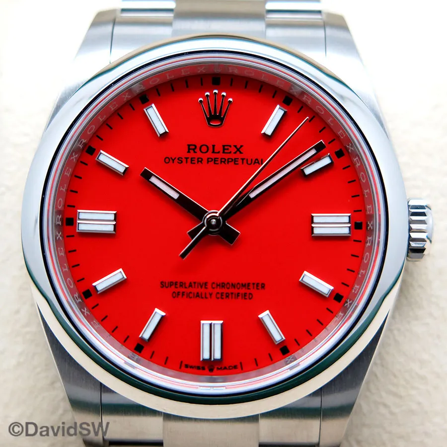 Rolex Oyster Perpetual 36 126000 36mm Stainless steel Red 2