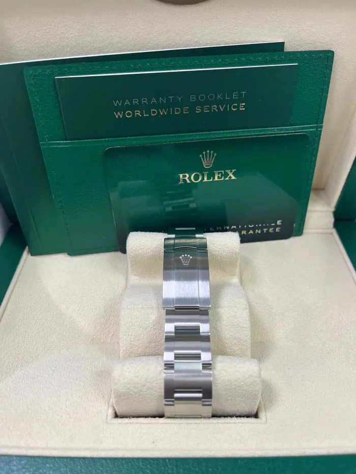 Rolex Oyster Perpetual 36 126000 36mm Oystersteel Rose 4