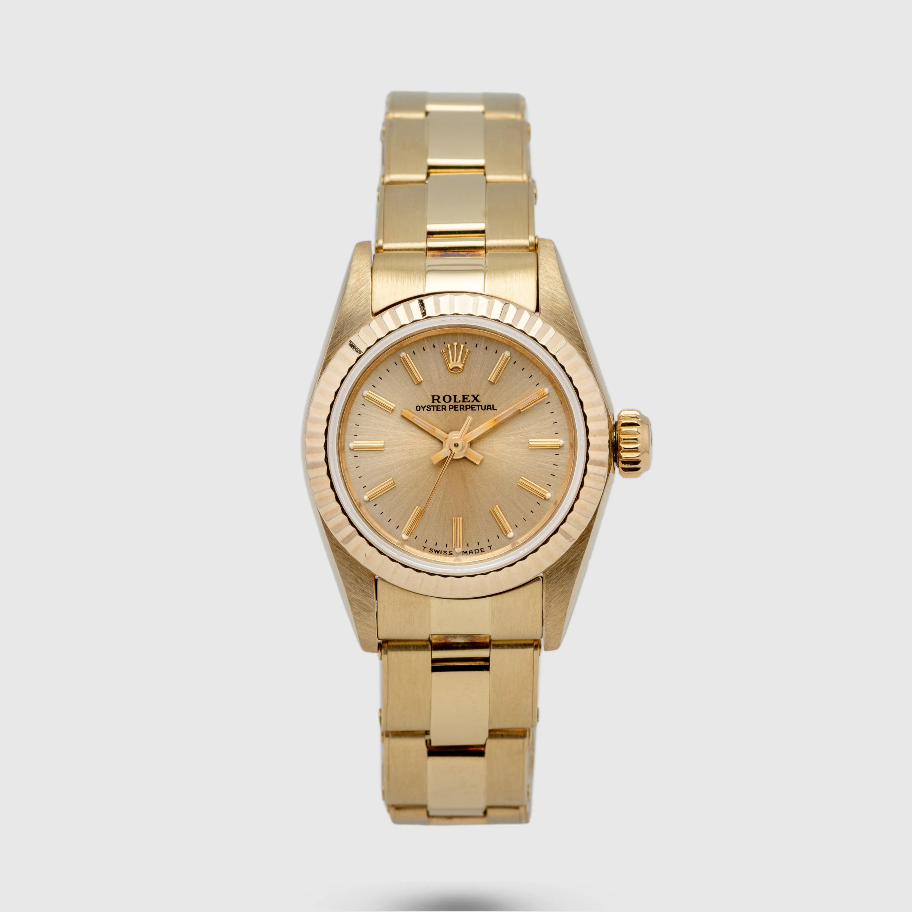 Rolex Oyster Perpetual 67197 26mm Yellow gold Silver