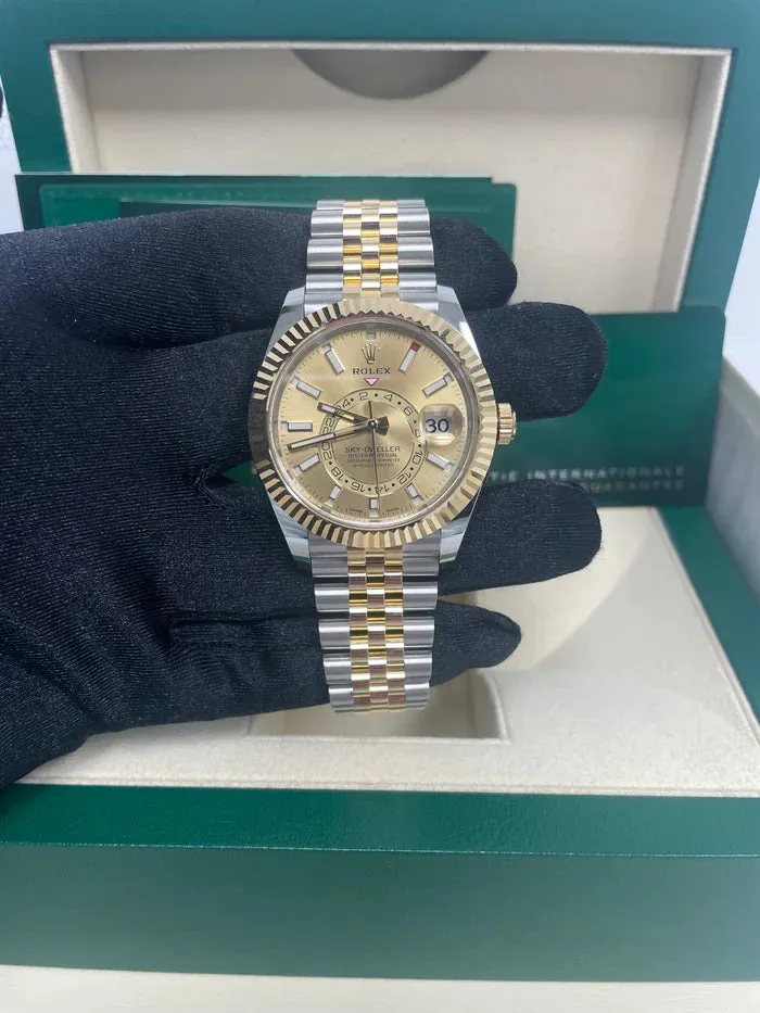 Rolex Sky-Dweller 326933 42mm Stainless steel Champagne 4