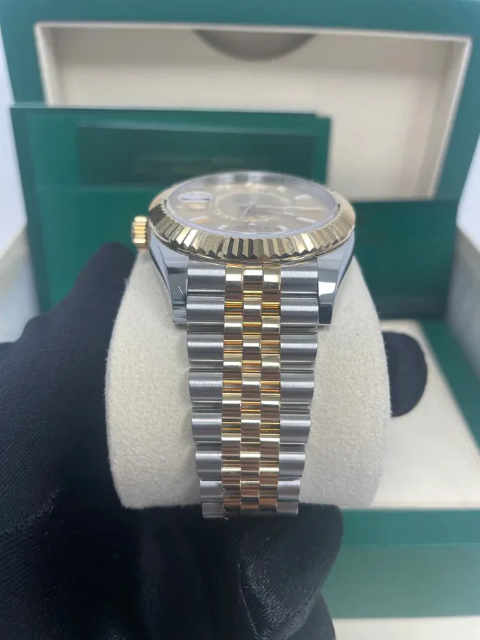 Rolex Sky-Dweller 326933 42mm Stainless steel Champagne 8