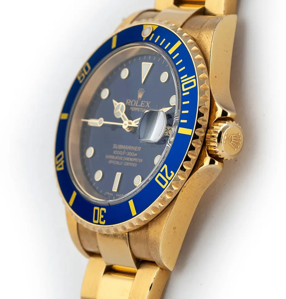 Rolex Submariner 16618 40mm Yellow gold Blue 1