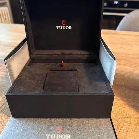 Tudor Royal 28500 38mm Stainless steel Blue 6