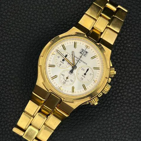 Vacheron Constantin Overseas Chronograph 49140 40mm Yellow gold White