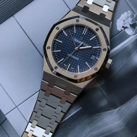 Audemars Piguet Royal Oak 15450ST.OO.1256ST.03 37mm Stainless steel Blue 10