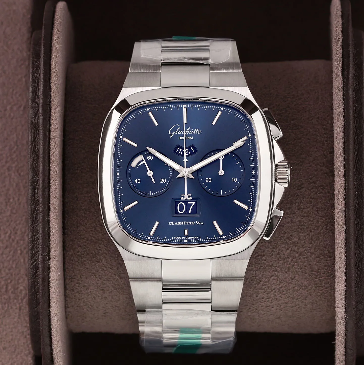 Glashütte Seventies Chronograph Panorama Date 1-37-02-08-02-70 40mm Stainless steel Blue