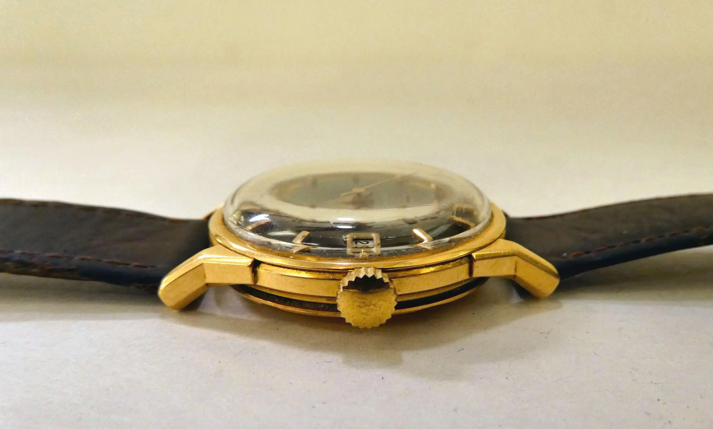 Omega Constellation nullmm Yellow gold Black 2