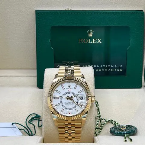 Rolex Sky-Dweller 336938 42mm Yellow gold White