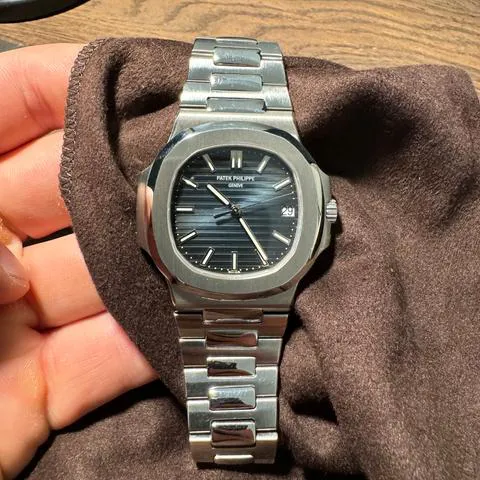 Patek Philippe Nautilus 5711/1A-010 40mm Stainless steel Blue 5