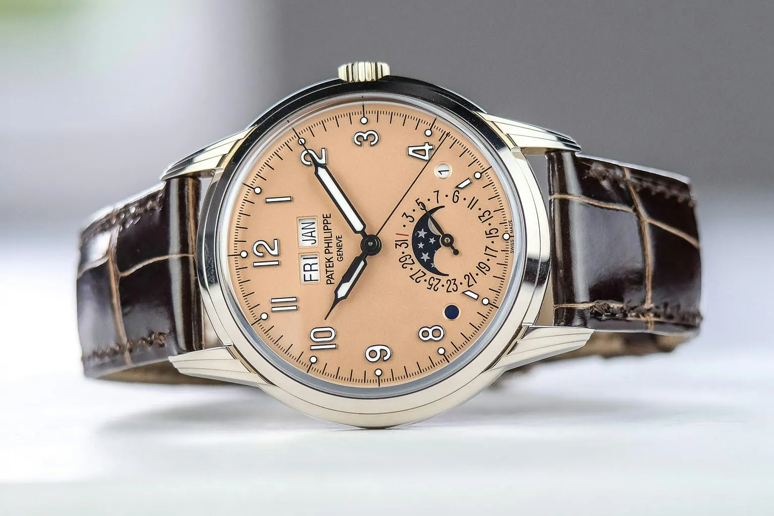 Patek Philippe Perpetual Calendar 5320G 40mm White gold Salmon 17