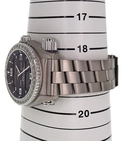 Breitling Emergency E7632110B576 43mm Titanium 9