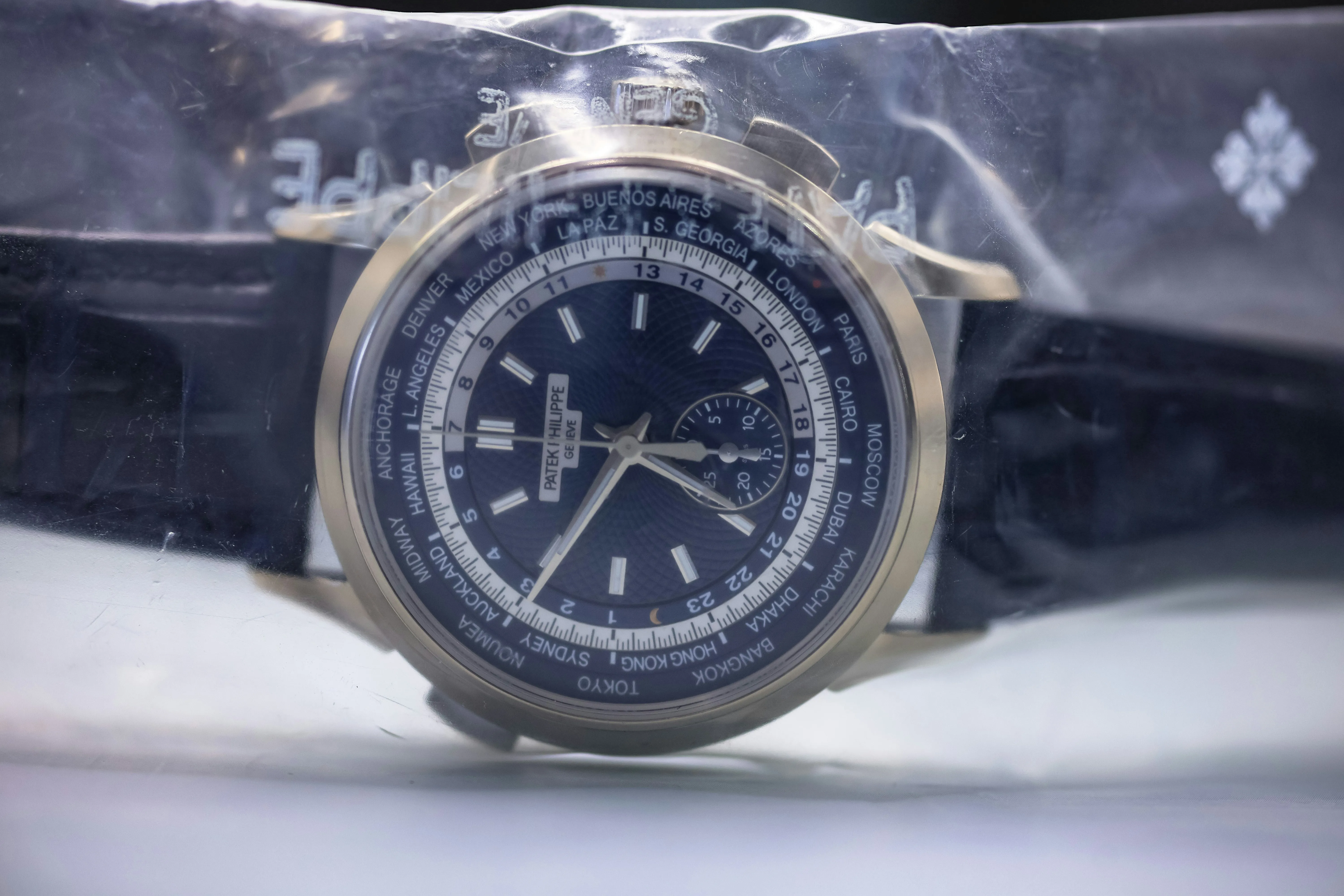 Patek Philippe World Time Chronograph 5930G 39mm White gold Blue 2