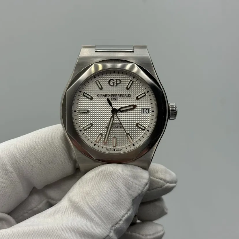 Girard-Perregaux Laureato 81010-11-131-11A