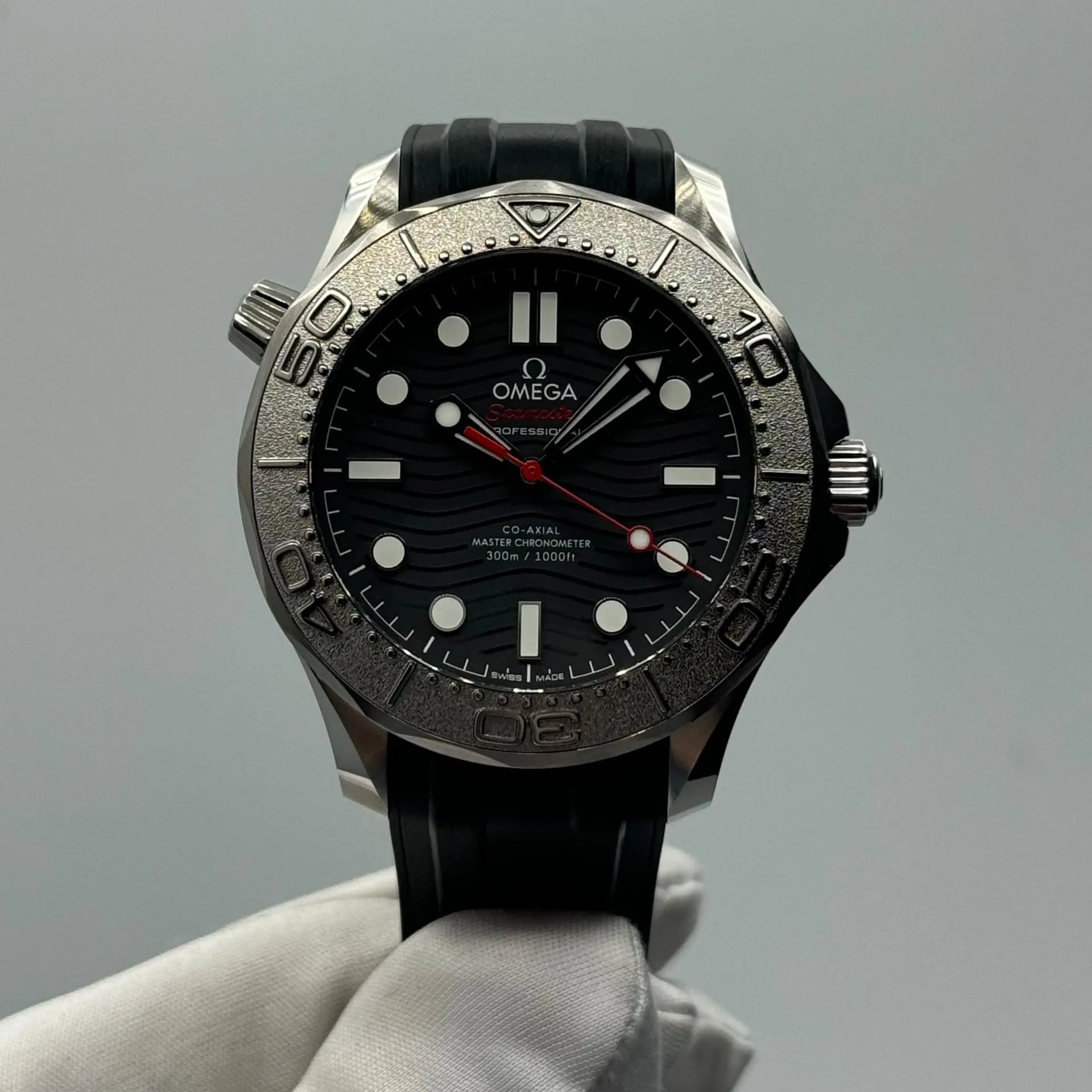 Omega Seamaster Diver 300M 210.32.42.20.01.002 42mm Ceramic Black