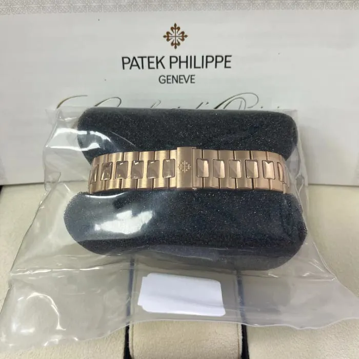 Patek Philippe Nautilus 5980/1R-001 40.5mm Rose gold Black 2