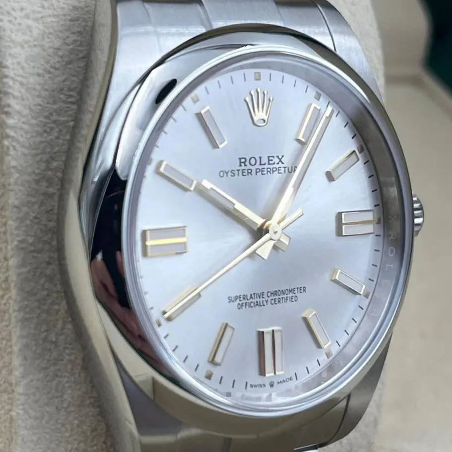 Rolex Oyster Perpetual 124300-0001 41mm Oystersteel Silver 2