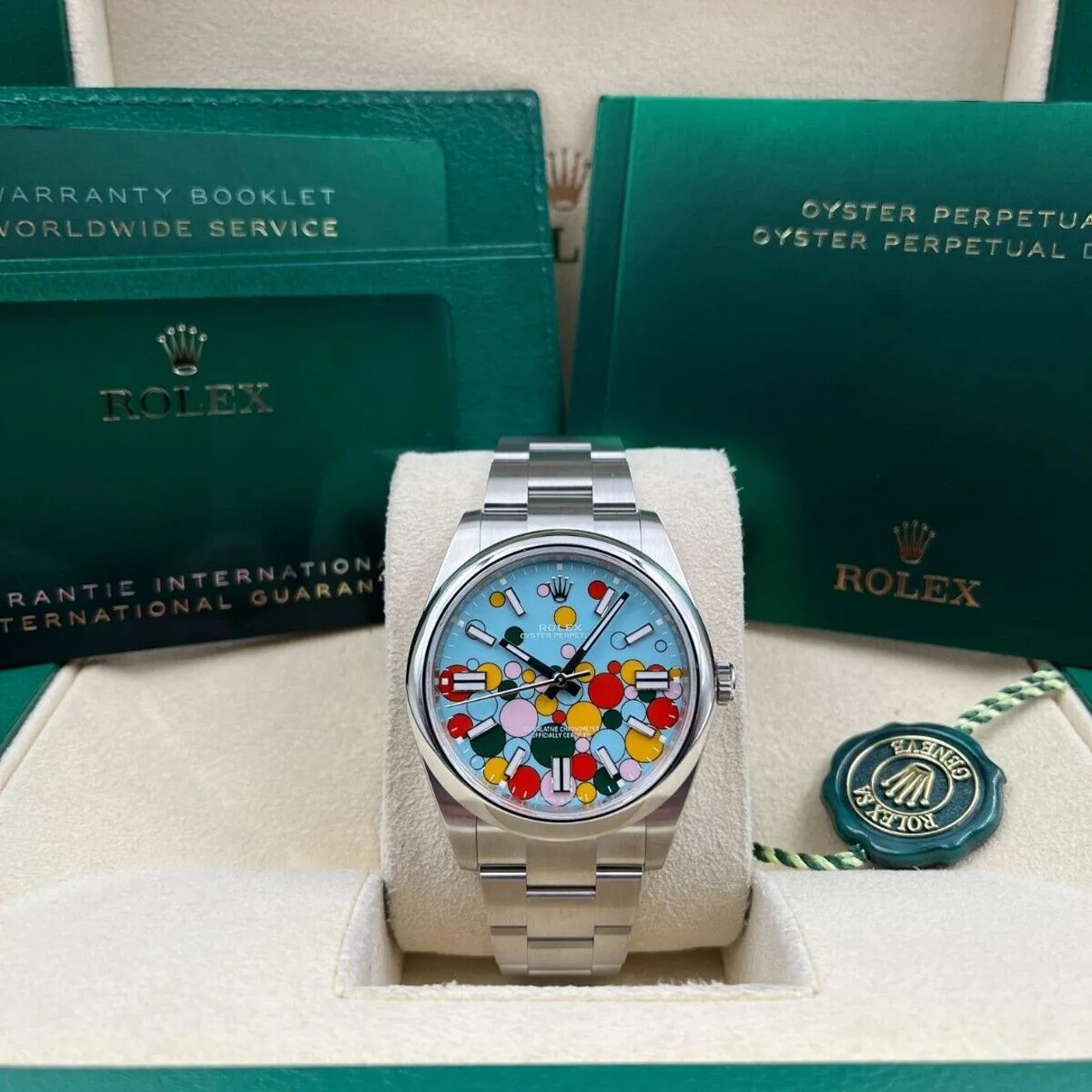 Rolex Oyster Perpetual 124300-0008 41mm Oystersteel Blue and Artistic dial 7