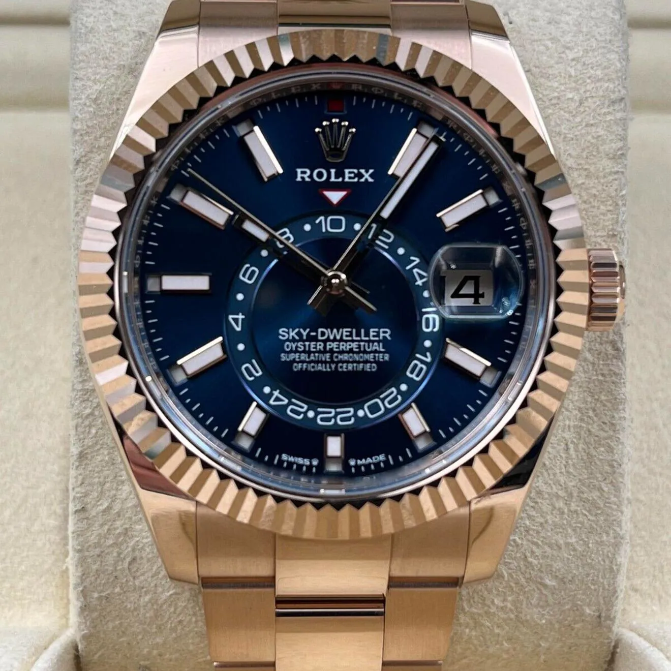 Rolex Sky-Dweller 336935-0001 42mm Everose gold Blue and Green