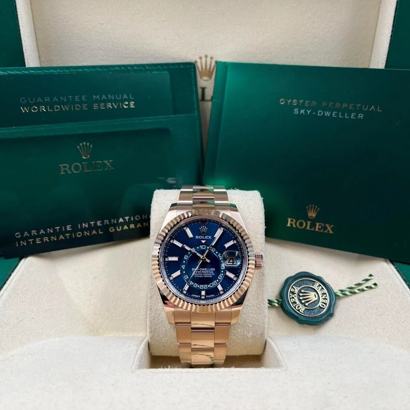 Rolex Sky-Dweller 336935-0001 42mm Everose gold Blue and Green 7