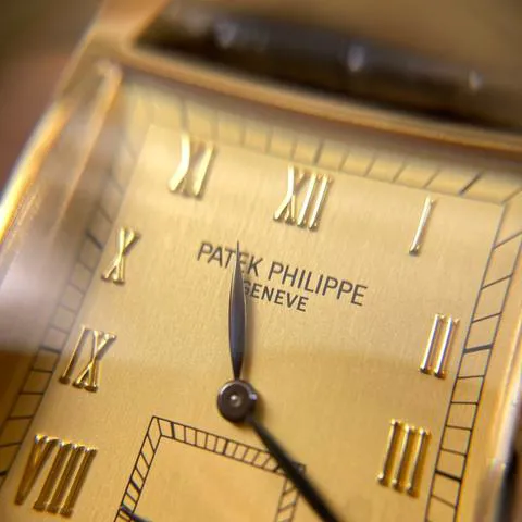 Patek Philippe Gondolo 5500J Yellow gold Champagne