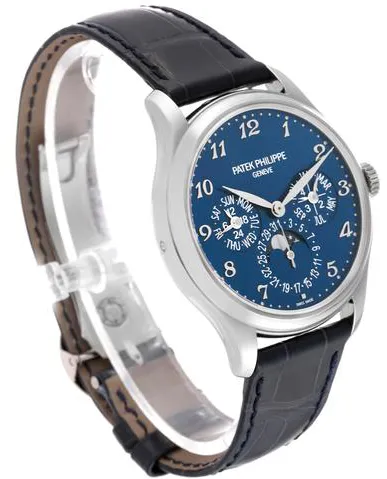 Patek Philippe Perpetual Calendar 5327G-001 39mm White gold Blue 7