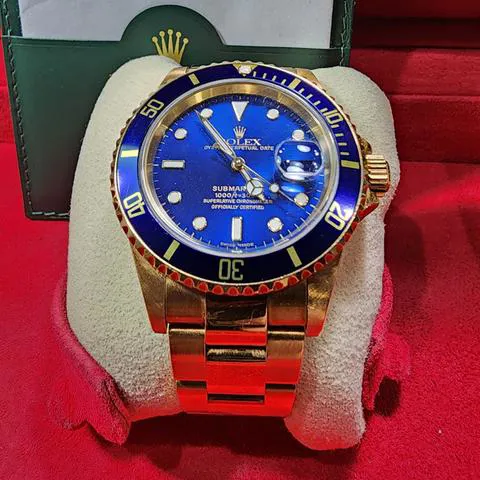 Rolex Submariner 16618 40mm Yellow gold Blue 4