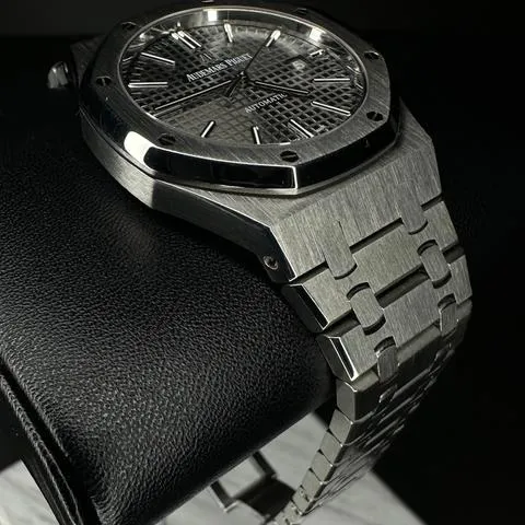 Audemars Piguet Royal Oak 15400ST.OO.1220ST.02 41mm Stainless steel Silver 2