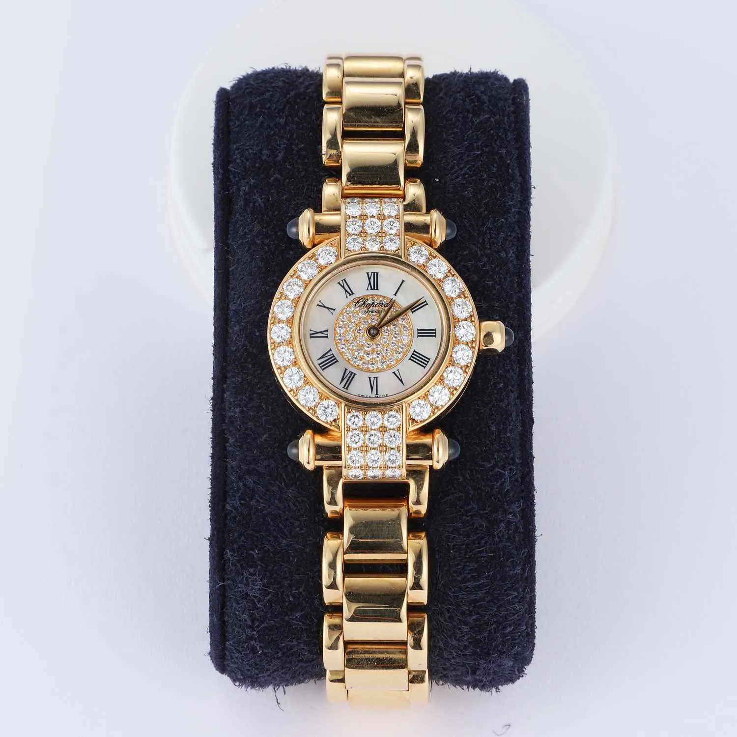 Chopard Imperiale 26mm Yellow gold and diamond-set Mother-of-pearl and diamonds 3