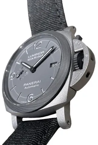 Panerai Luminor PAM02662 44mm Titanium Gray