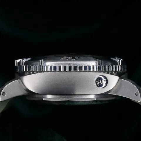 Panerai Submersible PAM 00194 47mm Titanium Black 11