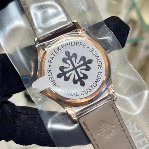 Patek Philippe Calatrava 5107R-001 37mm Rose gold Silver 7