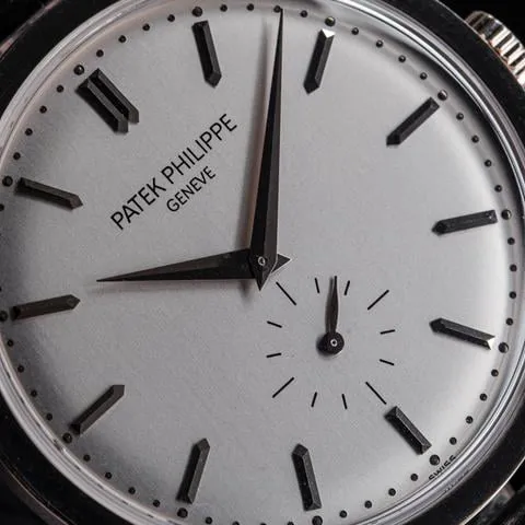 Patek Philippe Calatrava 5196G 37mm White gold Silver 2