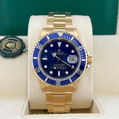 Rolex Submariner 16618 40mm Yellow gold Blue 1