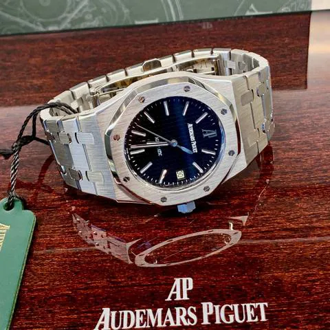 Audemars Piguet Royal Oak 15300ST.OO.1220ST.03 39mm Stainless steel Black 16