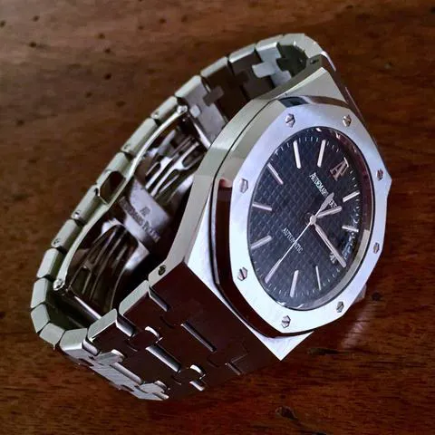 Audemars Piguet Royal Oak 15300ST.OO.1220ST.03 39mm Stainless steel Black 17